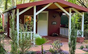 Ferienwohnung Gulfhaus, mit Sauna und großem Garten